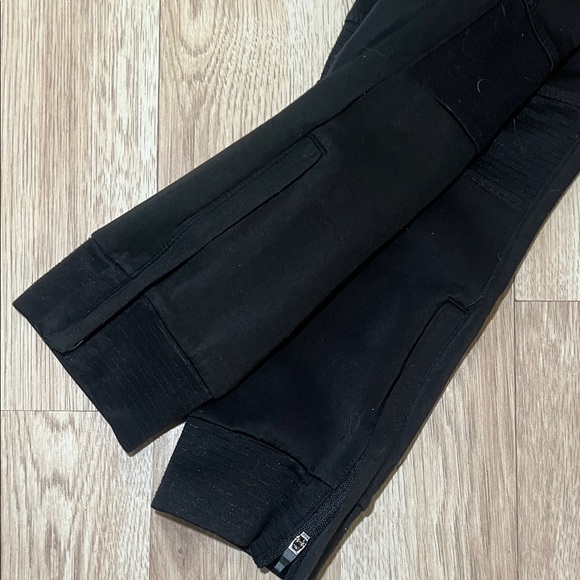 Russell Boys Size Small (6-7) Black Athletic Jogger Pants with Zipper Ankles - Picture 3 of 5